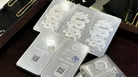 Giá bạc đảo chiều tăng mạnh ngày mùng 3 Tết