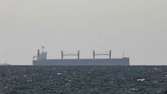 Tàu dầu liều mạng vượt “tử địa” Hormuz giữa thủy lôi và tên lửa để kiếm triệu USD