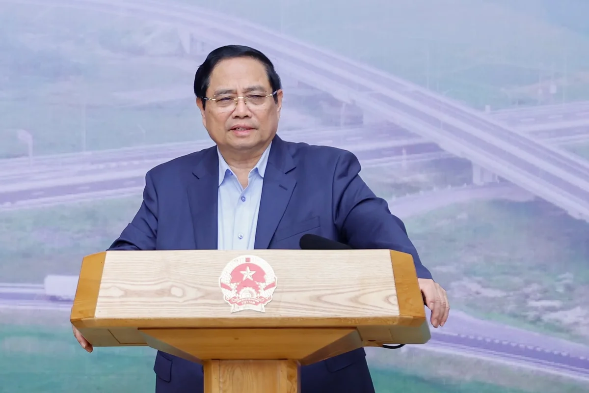 Thủ tướng giao nhiệm vụ cụ thể cho các bộ, ngành, địa phương triển khai loạt dự án hạ tầng GTVT