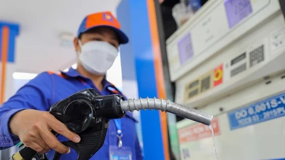 Giá xăng dầu đồng loại giảm, dầu diesel giảm hơn 3.000 đồng/lít