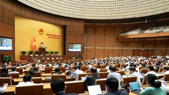 Thống nhất trình Quốc hội giảm mạnh thuế xăng dầu để ứng phó biến động giá năng lượng, áp dụng từ 16/4 đến 30/6