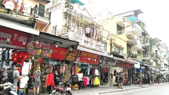 3 ngày nữa, hàng loạt tuyến phố sau tại Hà Nội tăng phí sử dụng tạm thời lòng đường, vỉa hè, cao nhất lên đến 400.000đồng/m2/tháng