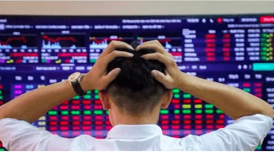 Buồn của nhà đầu tư chứng khoán: Gần 900 cổ phiếu giảm giá, tài khoản thua lỗ hàng chục phần trăm