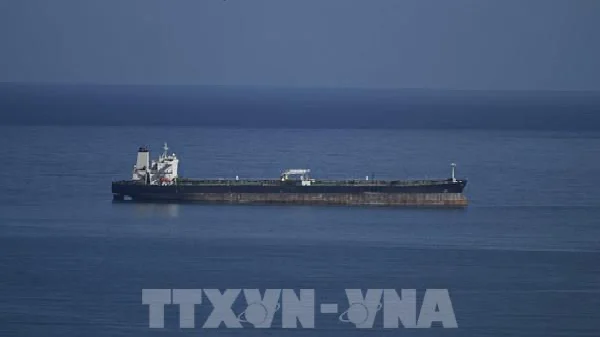 Căng thẳng Trung Đông leo thang, giá dầu Brent vượt mốc 105 USD/thùng