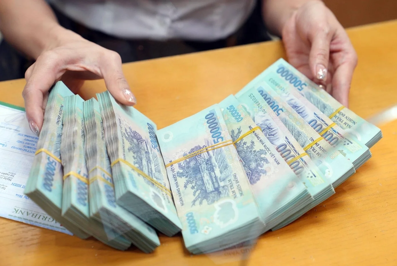 Tăng trưởng tín dụng 2026: Kìm tốc độ để 